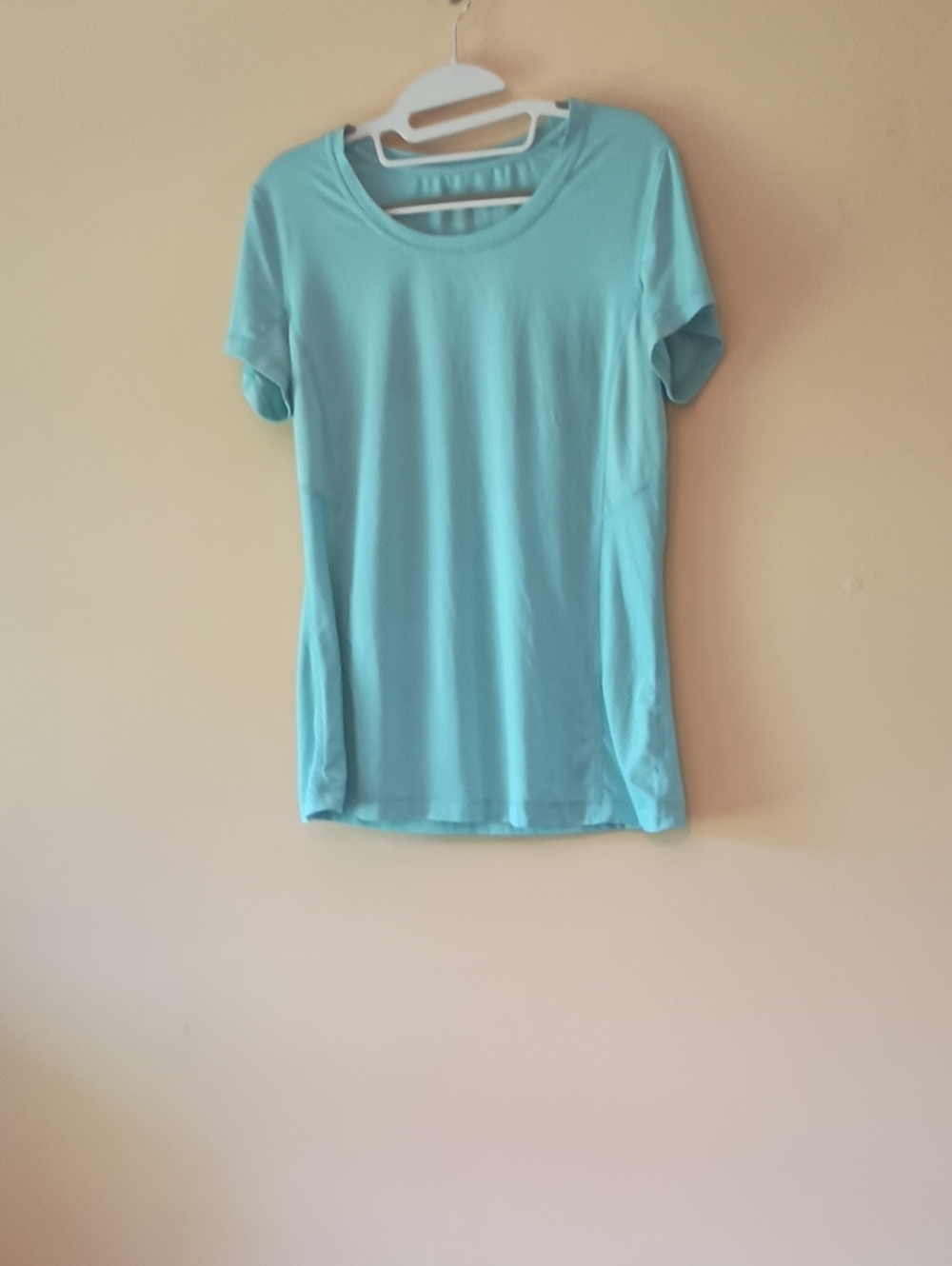 tek gear Aqua Short-Sleeve Crewneck Tee, Sz M